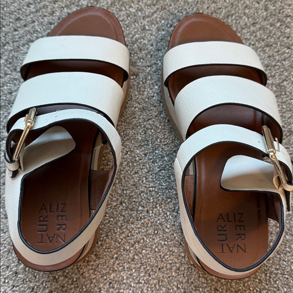 Women's Cream Platform Sandals - Picture 5 of 7